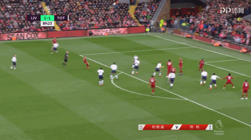 巴西女排3-2战胜日本女排，夺得世女排联赛半决赛冠军。